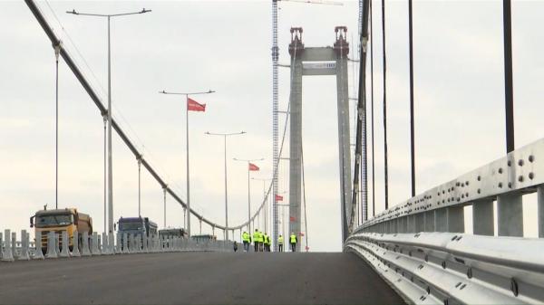 Noi amânări pentru "Golden Gate-ul" românesc. Când ar putea fi deschis primul tronson al podului peste Dunăre de la Brăila. Se va circula doar ziua