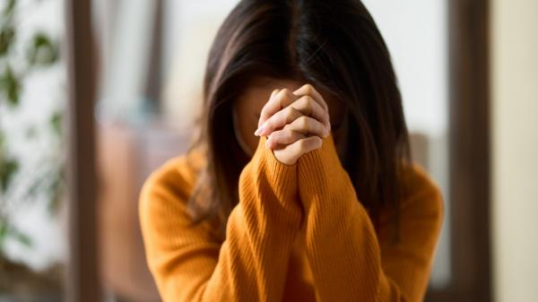 Ţara în care tinerii se întorc la credinţă. Merg în număr record să se roage, pentru a-şi găsi un loc de muncă