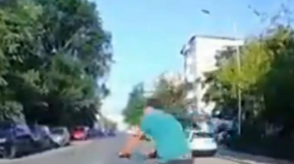 Cum a scăpat un şofer ca prin urechile acului de o dublă tragedie, în Bacău. Momentele de infarct, filmate de camera de bord