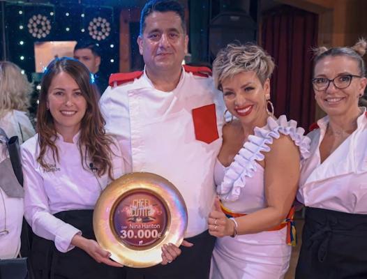 Ia românească, sărbătorită la Paris de peste 100 de români din Diaspora alături de Nina Hariton, câştigătoarea sezonului 11 "Chefi la cuţite"