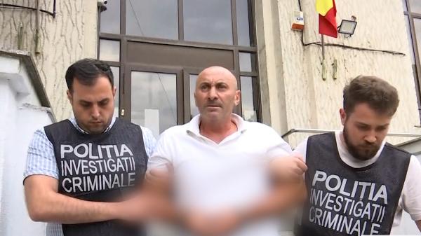 Bărbatul care şi-a agresat soţia şi sechestrat copiii, arestat preventiv pentru 30 de zile. Poliţiştii au reuşit să spargă uşa după jumătate de oră