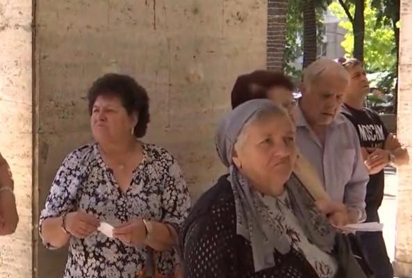 Noua taxă de sulabrizare a provocat haos în Galaţi. Localnicii au început să primească somaţii peste noapte: "E balamuc, că noi am plătit"