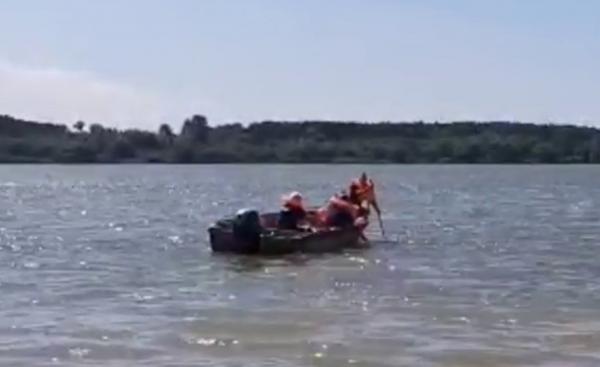 A plonjat în braţele morţii. Tânărul doljean înghiţit de apele Dunării în timp ce se afla la scăldat a fost găsit fără viaţă