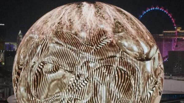 Las Vegas îşi aşteaptă vizitatorii cu o nouă atracţie. Oraşul Păcatelor găzduieşte cea mai mare clădire sferică din lume