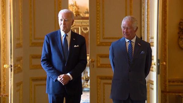 Gafă de protocol la întâlnirea lui Joe Biden cu Regele Charles. Președintele SUA, nerăbdător la Castelul Windsor