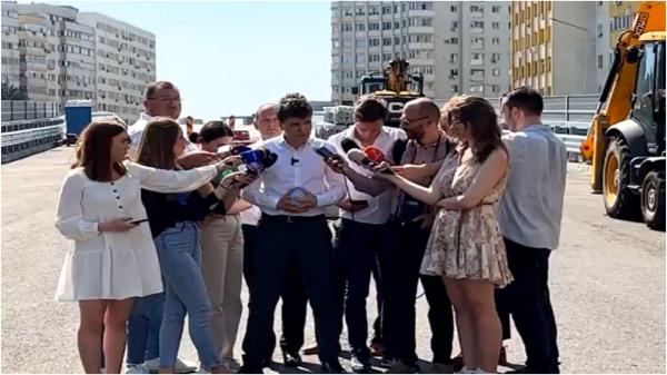 S-a turnat betonul pe Pasajul Doamna Ghica din Capitală. Nicuşor Dan:  La începutul toamnei se va circula pe pod