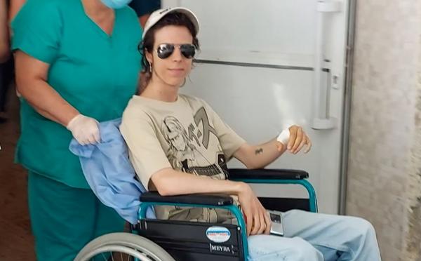 Emi, tânărul înjunghiat în Grădina Botanică din Craiova, a fost externat. Primele declaraţii după atacul cumplit în care iubita sa, Melis, a fost ucisă