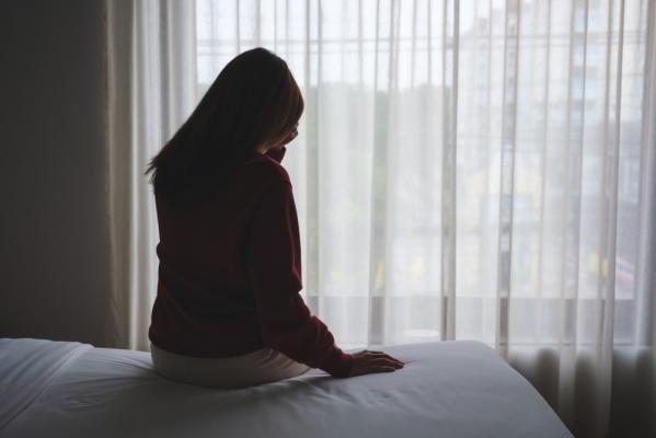 O tânără de 19 ani cu dizabilități din Prahova, forţată să facă videochat de fratele vitreg şi soţia lui