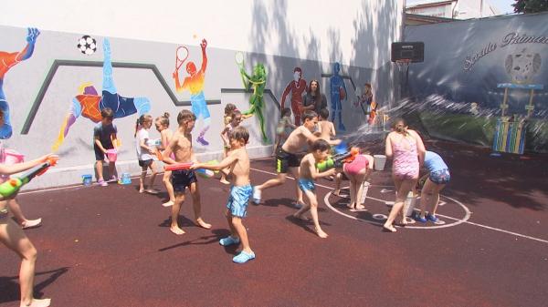 Activităţi pentru elevii din Capitală în vacanţa de vară. Cât plătesc părinţii pentru o săptămână de distracţie