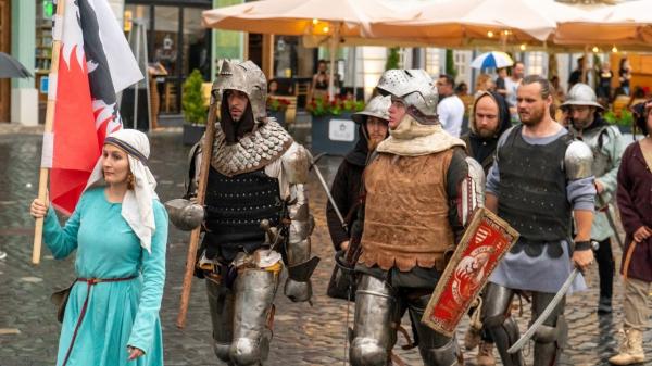 Oraşul din România care se întoarce în timp. Trei zile încărcate de atmosferă medievală, cu turniruri, cavaleri şi domniţe