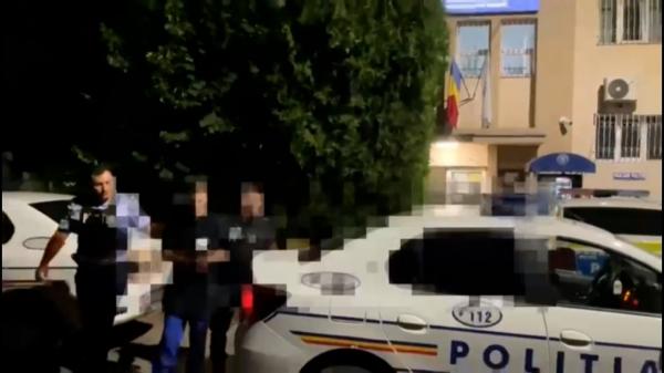 Tânără de 17 ani, la un pas să fie violată de un recidivist, în Otopeni. Bărbatul a urmărit-o şi a ameninţat-o cu un cuţit