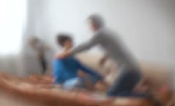 Copilă, violată de un bărbat de 53 de ani timp de aproape 2 ani. Minora de 14 ani este însărcinată. Caz înfiorător descoperit în Galaţi