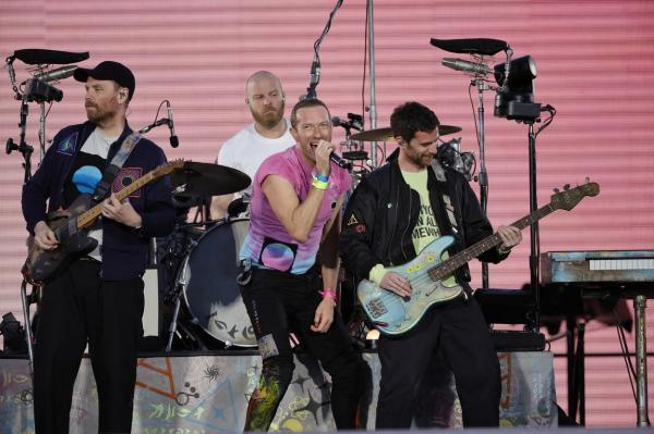 Coldplay în România. Preţurile exorbitante la care au ajuns biletele pe site-urile de specialitate: "Le vând oamenii care şi le cumpără"