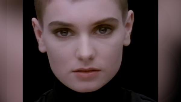 Viaţa plină de drame a artistei Sinead O'Connor. Abuzată în moduri greu de imaginat de propria mamă, s-a luptat ani de zile cu problemele psihice