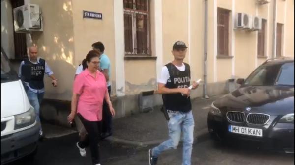 Fraudă uriaşă la examenul de BAC de anul trecut. Cum ajungeau rezolvările la elevii care susţineau Bacalaureatul în Mehedinţi