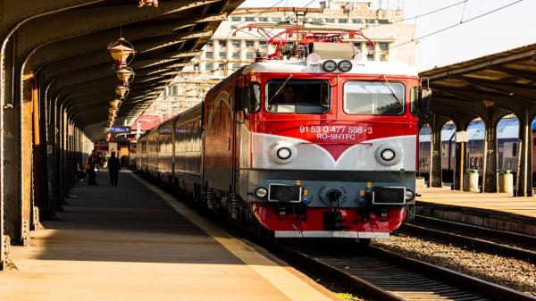 Record de întârzieri la CFR. În doar 5 zile, trenurile din România au întârziat aproape 40 de zile