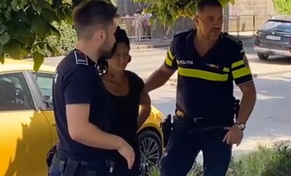 Furt terminat prost pentru o femeie de 56 de ani. După ce a îmbrâncit o bătrână, hoaţa a fost prinsă de un trecător