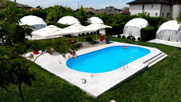 Staţiunile din România care oferă cazare "adults only": "Nu sunt copii, deci niciun ţipăt". Cât costă o noapte într-un astfel de hotel