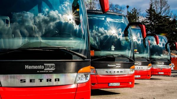 Zborurile anulate, profitul altora. Cât costă să mergi cu autocarul, în vacanţă, în Grecia