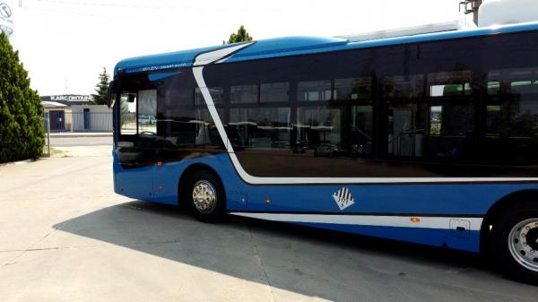 Cum arată autobuzele full-electric care vor circula prin Bucureşti. Printre dotări, scaun cu masaj pentru şofer