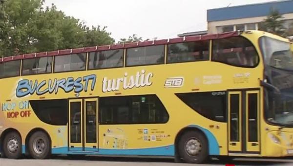 Autobuzele turistice din Bucureşti, o oportunitate ratată. Primăria Capitalei aşteaptă din martie licenţele necesare pentru a le folosi