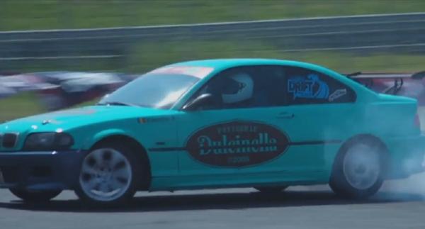 Campionii de drift invită teribiliştii să calce acceleraţia într-un cadru organizat: "Aici n-am niciun stres, totul e foarte safe"