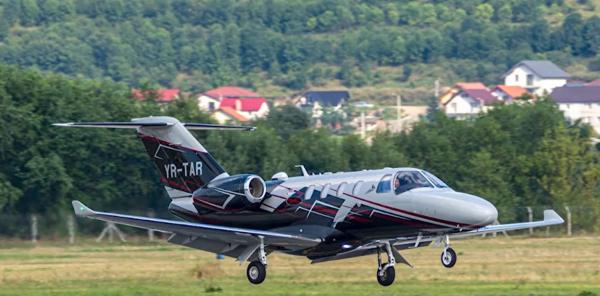 Fotografii din zbor. Plane-spotting, unul dintre cele mai spectaculoase şi fascinante hobby-uri