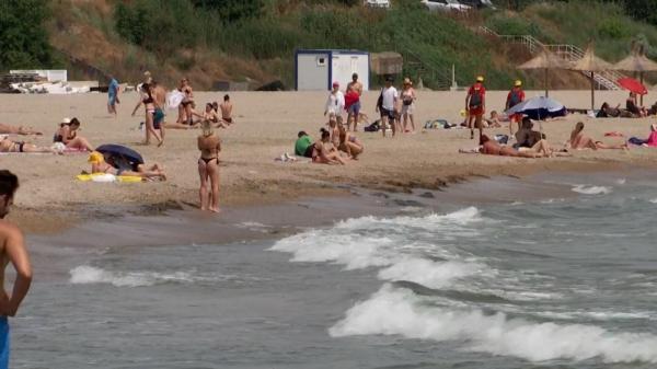 Jumătate dintre români nu îşi permit să meargă nici măcar o săptămână pe an în concediu. Unii dintre ei au văzut marea doar la televizor