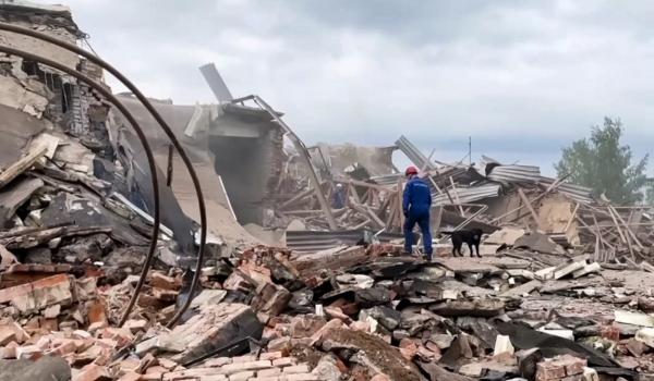 Bilanţul exploziei de la uzina militară din Rusia a urcat la un mort şi 60 de răniţi. Alte opt persoane sunt date dispărute