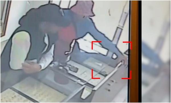 Tânără gravidă, căutată de polițiștii din Arad. A furat o brățară de peste 2.000 de lei dintr-un magazin de bijuterii, apoi s-a făcut nevăzută