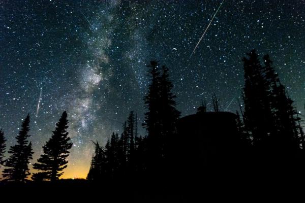 Perseide 2023. Împătimiții de astronomie s-au adunat în întreaga țară pentru a fi martorii spectacolului celest. Cât mai pot fi admirate "lacrimile lui Laurențiu"