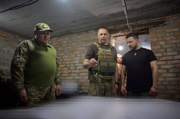 Ucraina ar putea fi nevoită să accepte concesii teritoriale, dacă vrea în NATO. Sugestia care a înfuriat Kievul