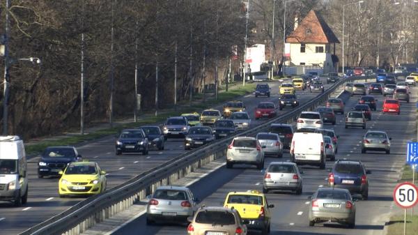 Vești bune pentru milioane de șoferi asigurați de Euroins. Polițele lor ar putea fi valabile până la finalul anului. Experții trag un semnal de alarmă după anunțul ASF