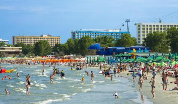 Au început "Zilele gratuite" pe litoral. Cât costă acum o noapte de cazare la un hotel de 3 stele în Mamaia