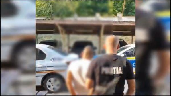 De pe Facebook, direct în arest. Un bărbat din Dolj, "săltat" de polițiști după ce într-un live le-a amenințat cu moartea unul dintre colegi