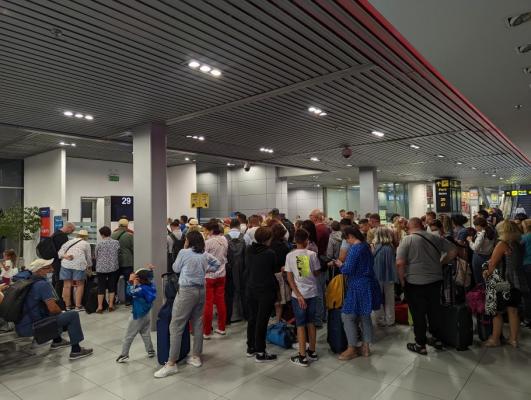 Întârzieri la 40% din zborurile locale în luna august. Aeroportul cu cele mai multe curse anulate