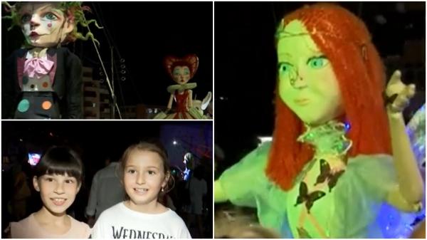 Explozie de culoare la Craiova. Oraşul, transformat într-un tărâm de poveste cu păpuşi gigant: "Este magic!"