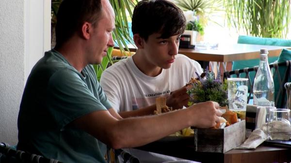 Afacerea din care se câştigă bani frumoşi şi la final de sezon estival. Turiştii cheltuie şi 100 de lei într-o zi: "E mai ieftin decât anul trecut!"