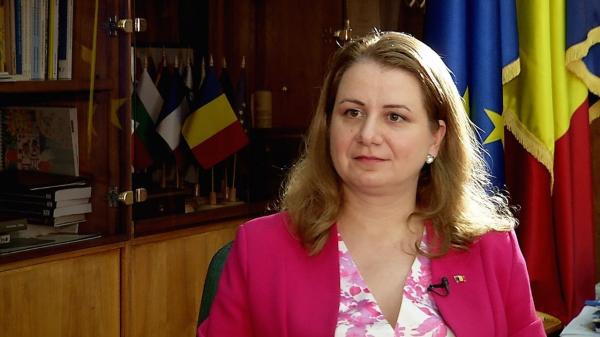 Mădălina Iacob, interviu exclusiv cu Ministrul Educaţiei. Ligia Deca: Aproximativ 190 de unităţi de învăţământ vor fi relocate