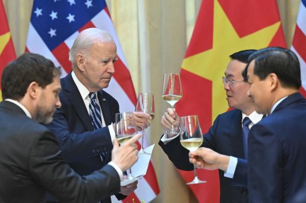 Culisele vizitei lui Joe Biden în Vietnam. Ce conține acordul istoric care ar limita influența Chinei în regiune