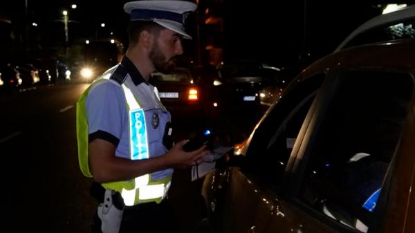 Şofer de 19 ani drogat, prins de poliţiştii prahoveni gonind pe Drumul Morţii cu peste 130 km/h