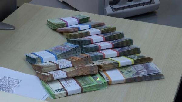 Ce este scorul FICO. Băncile refuză să-i dea lui Alexandru un împrumut deşi are un salariu bun şi un istoric de credit fără probleme