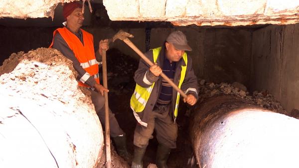 Capitala, în şantiere şi iarna. Câţi km noi de reţea de termoficare se vor inaugura la finalul anului, după luni fără apă caldă sau rece