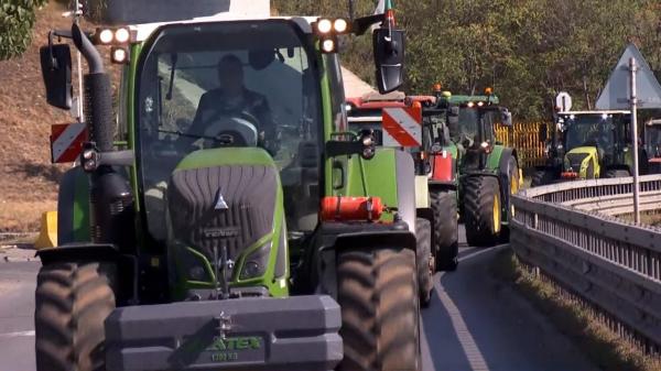 Haos la graniţa cu Bulgaria. Fermierii bulgari au blocat punctele de trecere a frontierei cu România