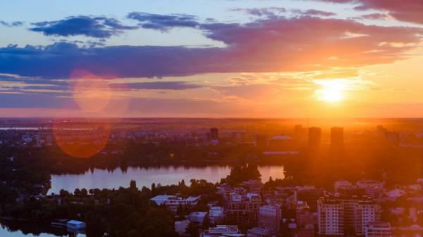 Cea mai călduroasă zi de 23 septembrie din ultimii 60 de ani. Cât va mai ține valul de căldură din România