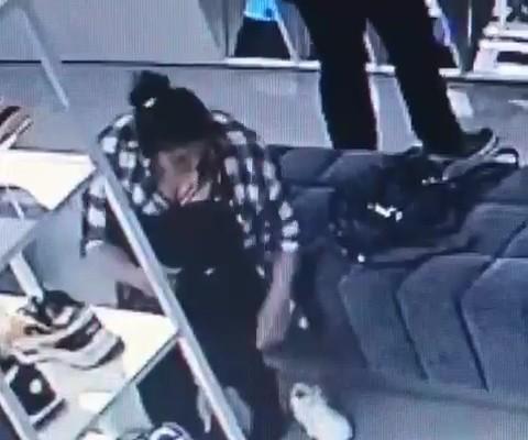 Ucraineancă arestată preventiv pentru furturi pe bandă rulantă în Iaşi. Era cercetată pentru fapte similare comise în mai multe oraşe: cum acţiona