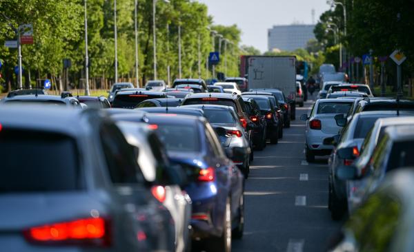 Noua lege RCA. Șoferii cu mașina avariată sau care rămân fără permis pot suspenda polița de asigurare auto