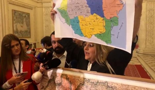 Şoşoacă a făcut iar circ ieftin în Parlament. L-a jignit pe Zelenski şi a cerut "Bucovina înapoi"