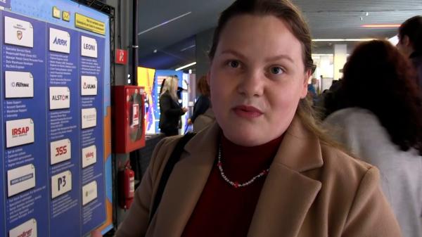 Firmele caută să angajeze studenţi. Planul Mălinei pentru a-şi găsi un job