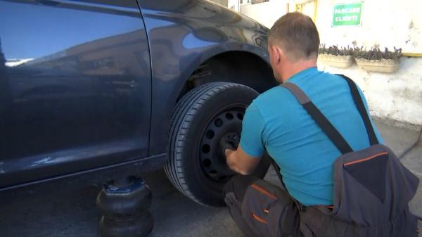 Cât te costă să îţi schimbi cauciurile. De ce nu sunt recomandate anvelopele all seasons